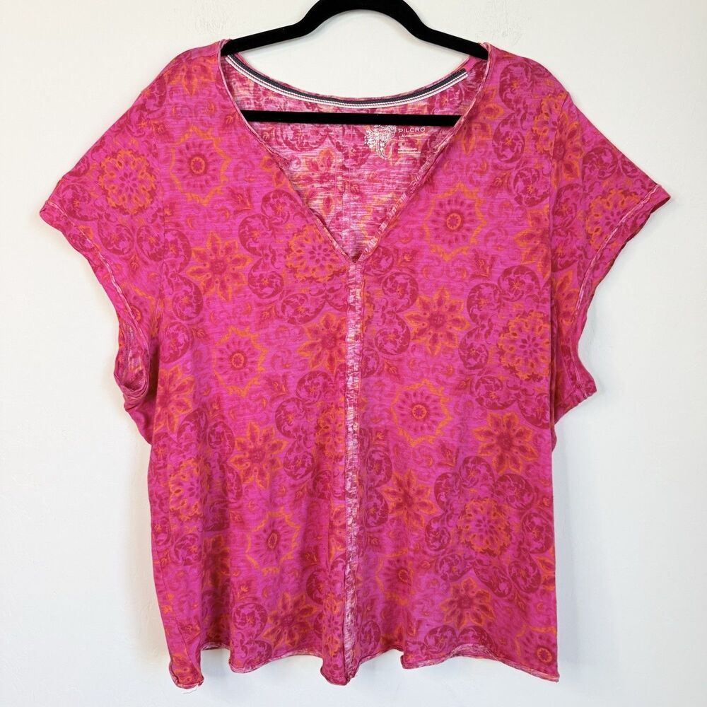 Pilcro Anthropologie 2X Boho Pink Flower Colorful Artsy Raw Hem V Neck Top